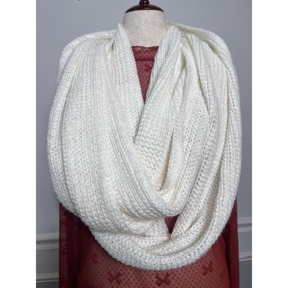 CALVIN‎ KLEIN White Infinity scarf 84" Boho-Layering-Cottagecore-Lagenlook-Cozy
